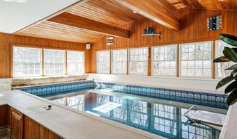 4 Twain Dr, Allentown, NJ 08501