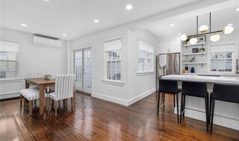 28 John St, Newport, RI 02840
