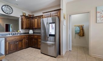 3906 Edgewater Dr, Benton, AR 72019