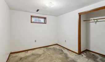 418 N 15th St, Adel, IA 50003