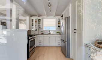 221 Highland Dr, Aptos, CA 95003