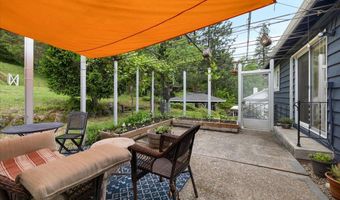 1840 Crestview Dr, Ashland, OR 97520