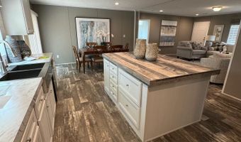 7381 Mars Hill Rd, Bauxite, AR 72011