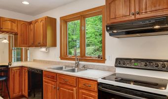 9 Wildwood Rd, Auburn, NH 03032