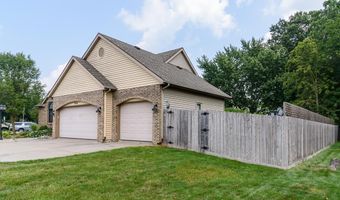 914 Lakeview Dr, Auburn, IN 46706