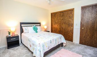 903 Willow Dr, Aberdeen, SD 57401