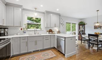 32 Whippoorwill Rd, Bethel, CT 06801