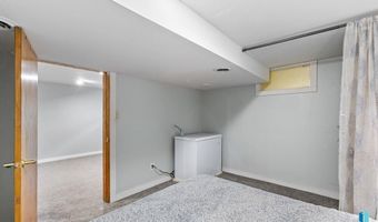 306 E Maple St, Beresford, SD 57004