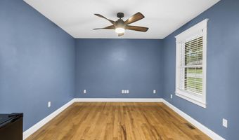 1101 Highland Dr, Aurora, MO 65605