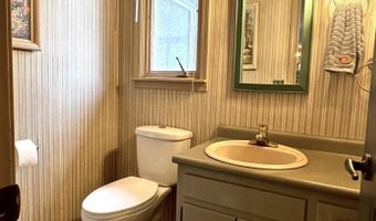 408 Duryea Dr, Auburn, IN 46706