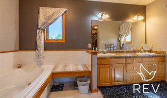 14 Beacon Dr, Cody, WY 82414