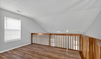 8133 Maple Stream Ln, Indianapolis, IN 46217