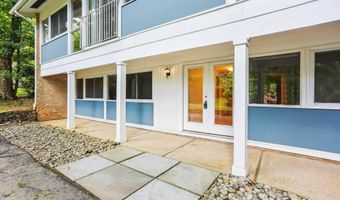 8206 STONE TRAIL Dr, Bethesda, MD 20817