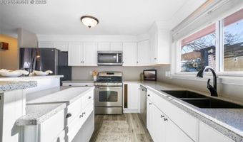 870 Hemlock Way, Broomfield, CO 80020