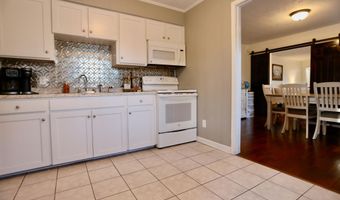 948 Pinebluff Lake Rd, Aberdeen, NC 28315