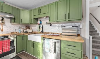 606 N 3rd St, Beresford, SD 57004