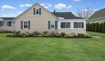 114 Interlochen Dr, Algonac, MI 48001