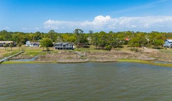 26 17th St, Apalachicola, FL 32320