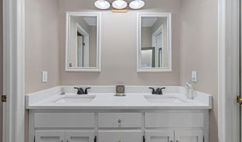 521 East St, Athens, AL 35611