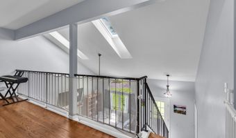 1911 Ozark Pkwy, Algonquin, IL 60102