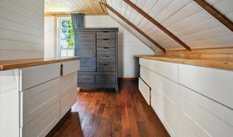 817 Riverside Dr, Augusta, ME 04330