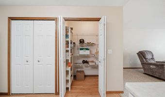 2503 Lakewood Dr, Adrian, MI 49221