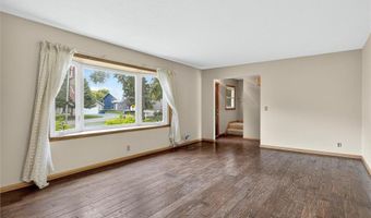 8949 Rosewood Ln N, Maple Grove, MN 55369