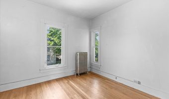 21 Hyde St 2, Burlington, VT 05401