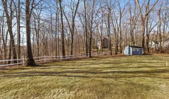 33 Roxbury Ct, Cheshire, CT 06410