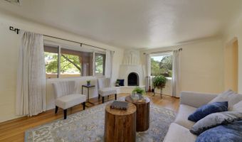 525 SOLANO Dr SE, Albuquerque, NM 87108