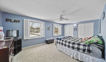 520 Meadowbrook Dr, Adrian, MI 49221