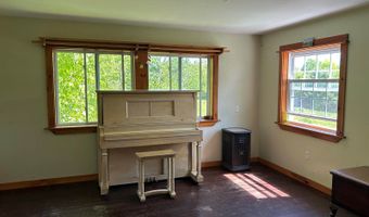 20 Monument Rd, Abbot, ME 04406