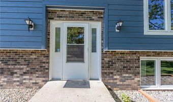 102 Ross Gdn NW, Alexandria, MN 56308