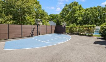 64 Fieldstone Ln, North Kingstown, RI 02874