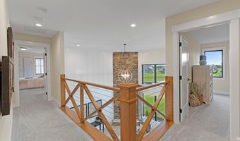 5272 Greyson Heights Dr, Auburn, IN 46706
