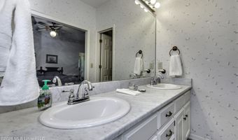 510 Bay Pointe Cir, Brandon, MS 39047