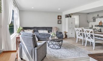 14 N Coe Ln, Ansonia, CT 06401