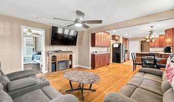 729 Smith St, Algonac, MI 48001