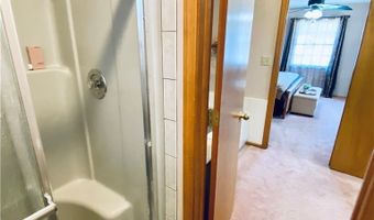 869 MOSS CANYON Dr, Amherst, OH 44001