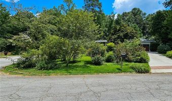 2461 Woodridge Dr, Decatur, GA 30033