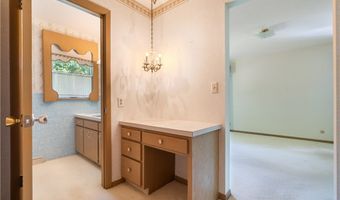 4741 Laburnum Dr, Akron, OH 44319