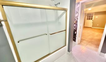 4816 DODSON Dr, Annandale, VA 22003