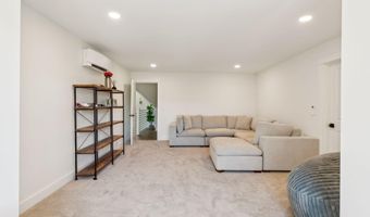 239 Hunter Way, Falmouth, ME 04105