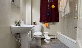 137 S Main St, Auburn, ME 04210
