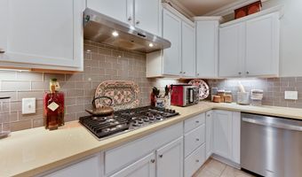 9 Bajala Dr E, Beaufort, SC 29907