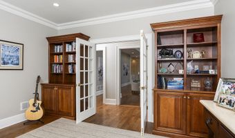 1 Stoneridge Dr, Albany, NY 12211