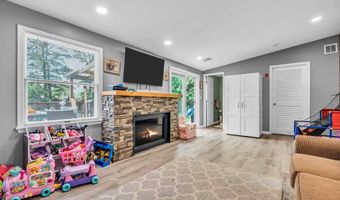5 Midship Dr, Barnegat, NJ 08005
