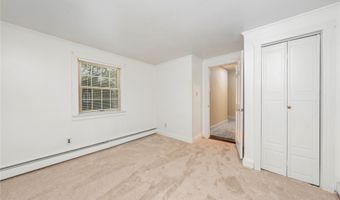 4 Coles Ave, Amityville, NY 11701