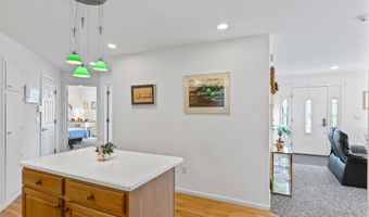 146 Parkwood Dr, Augusta, ME 04330