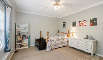 142 Pinners Cove Rd, Asheville, NC 28803